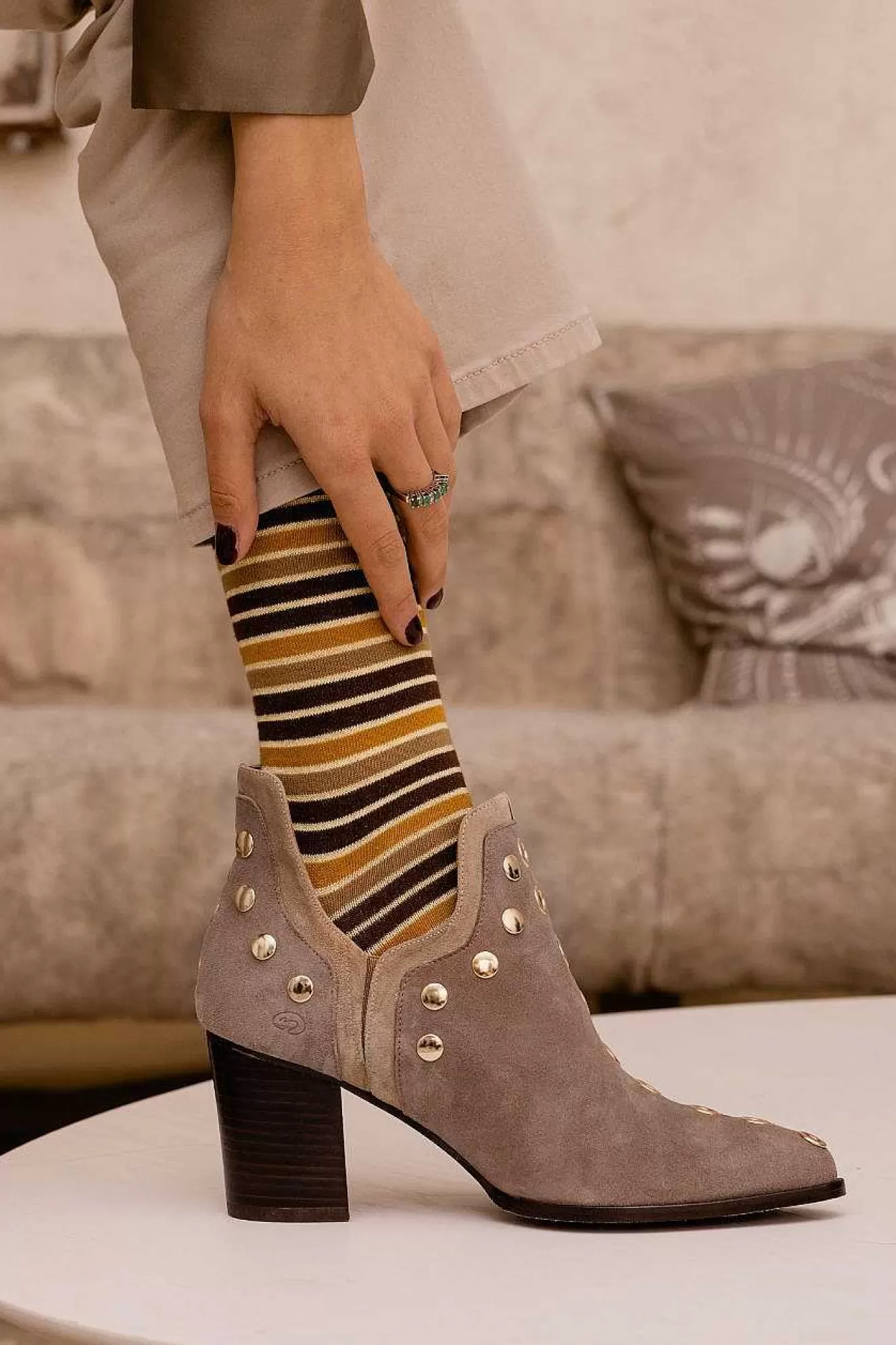 Mujer MICUIR Punky Boots Ante Beige Con Tacón Tachas Oro 7Cm